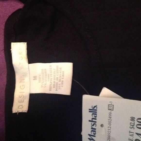 Classy little black dress in size medium - Picture 7 of 7